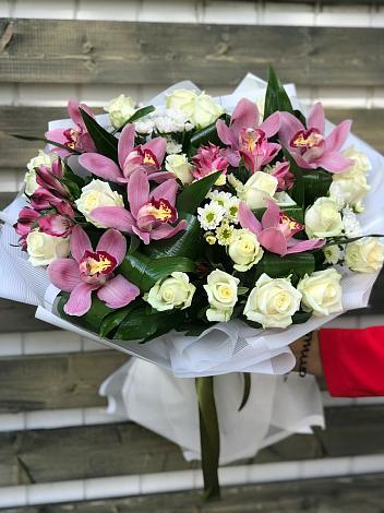 Букет цветов из: Розы и Хризантемы в Надзорном