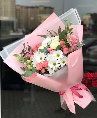 Букет цветов из: Розы, Лизиантусы и Хризантемы в Надзорном